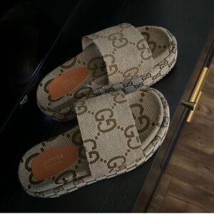 Women's Tan Slide Sandals